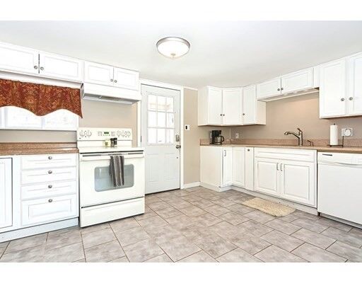 Property Photo:  7 Willow Dell Rd  MA 01081 