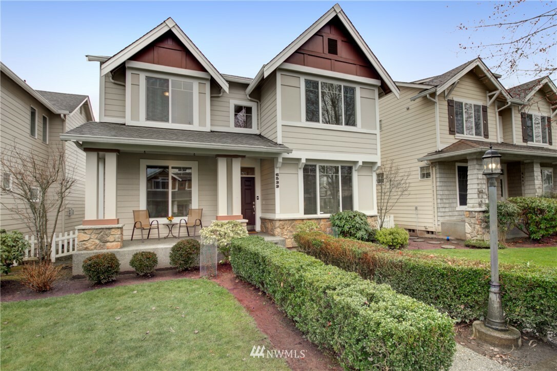 Property Photo: 6533 193rd Place NE WA 98052