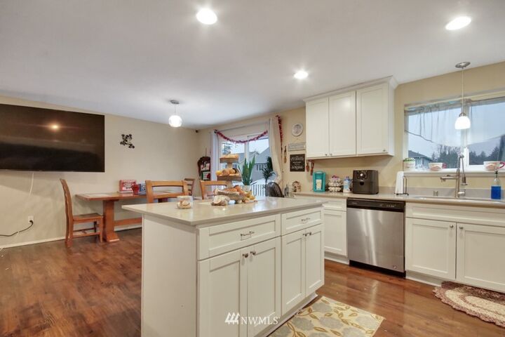 Property Photo:  15902 68th Avenue Ct E  WA 98375 