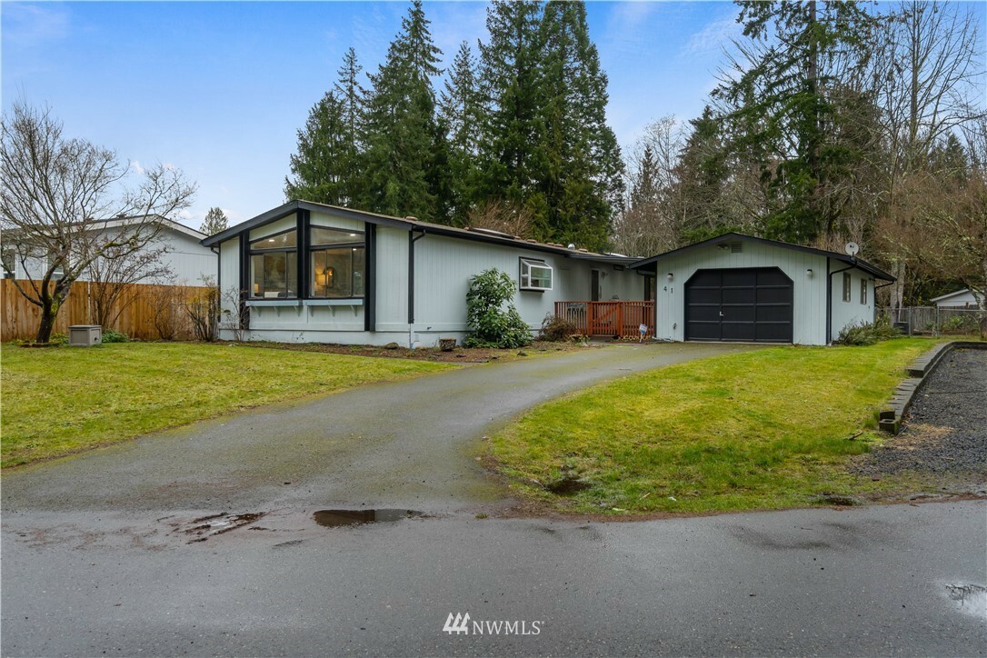 Property Photo: 41 SE Iris Place WA 98584