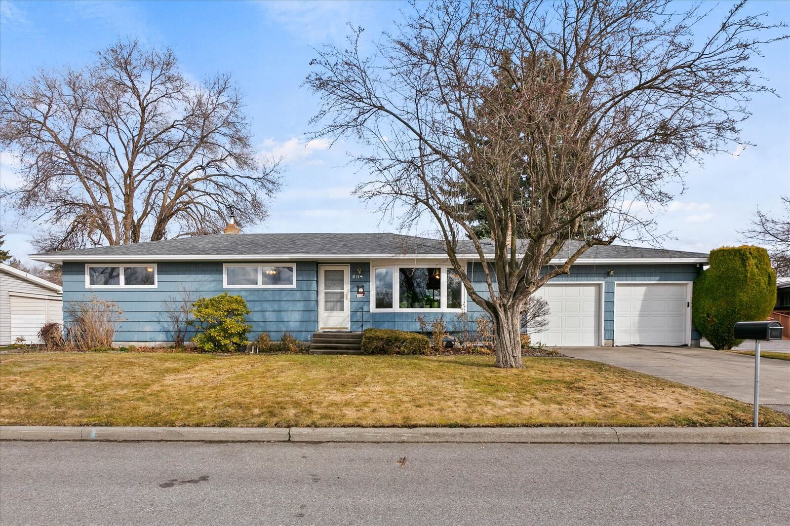Property Photo: 2114 N Dale Ln WA 99212