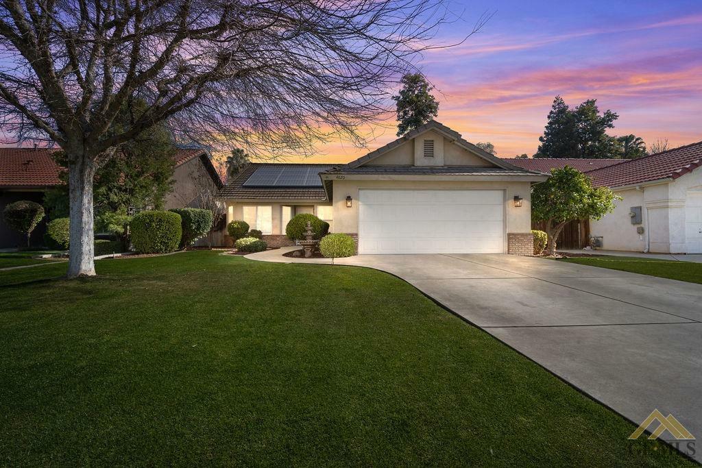 Property Photo:  4820 Marsh Hawk Drive  CA 93312 