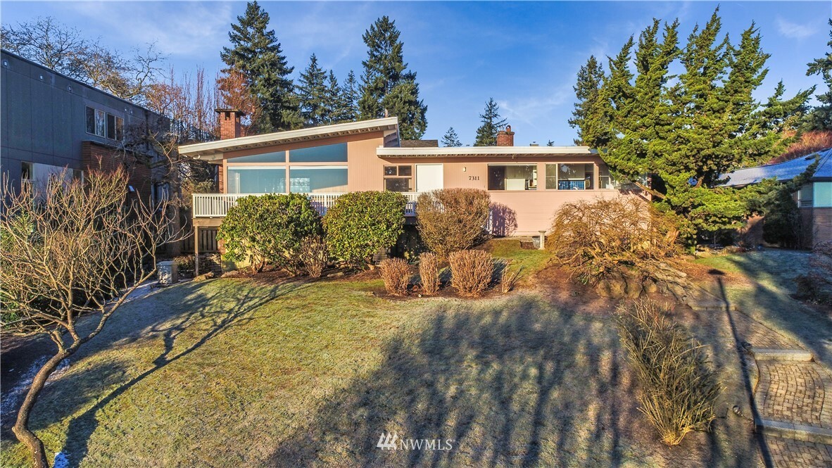 Property Photo:  7311 51st Avenue NE  WA 98115 