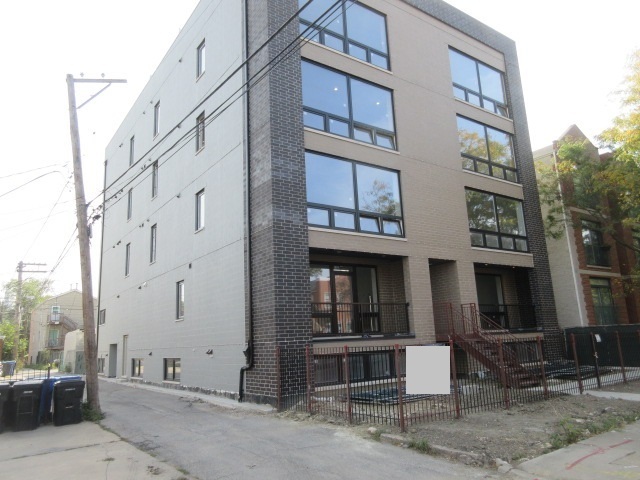 Property Photo: 117 S Bell Avenue 3S IL 60612