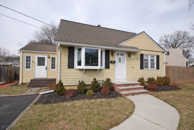 Property Photo:  124 Garden Dr  NJ 07080 