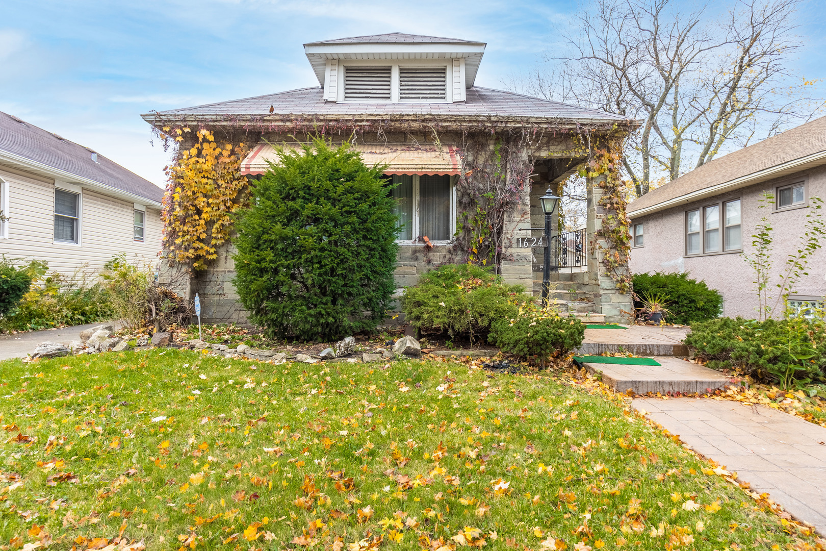 Property Photo:  1624 S 18th Avenue  IL 60153 