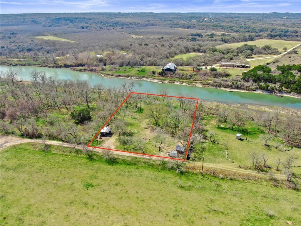 Property Photo:  3008 S Old Stagecoach Road  TX 78640 