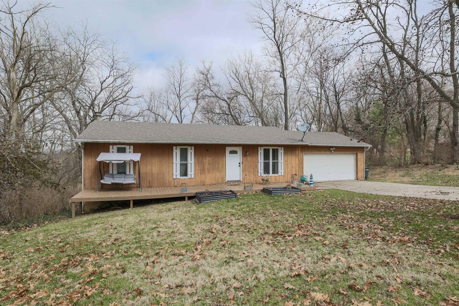 Property Photo: 3280 Plateau Pl OH 45241