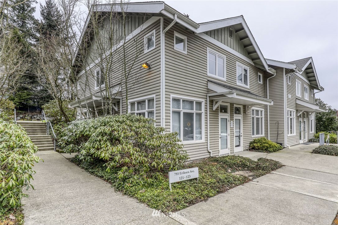 793 Ericksen Avenue 123  Bainbridge Island WA 98110 photo