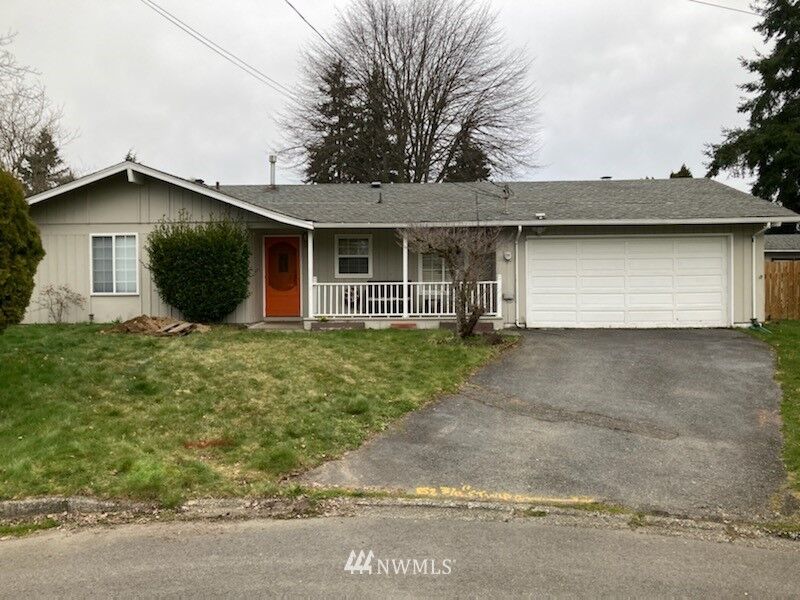 Property Photo:  16522 119th Avenue SE  WA 98058 