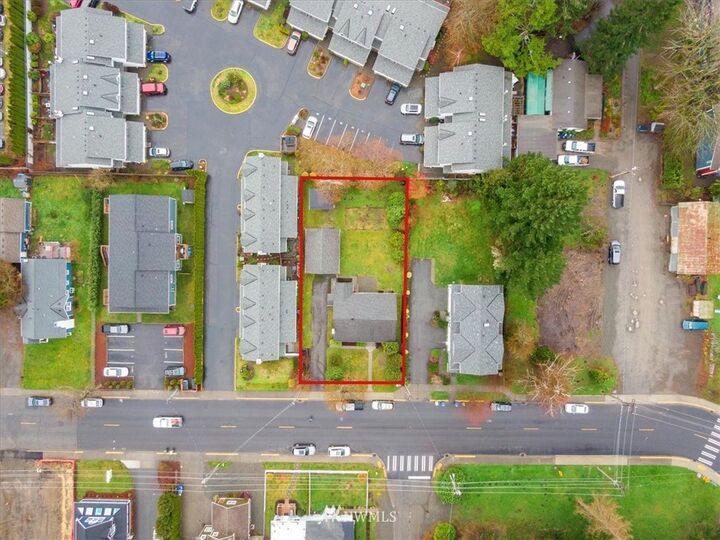 Property Photo: 303 E Park Street WA 98045