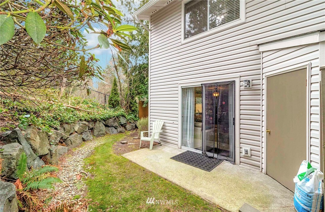 Property Photo:  18910 Bothell Everett Highway F4  WA 98012 