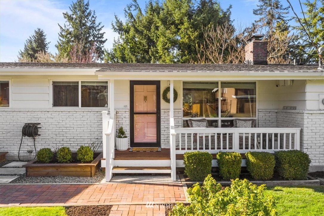 Property Photo: 15405 63rd Avenue NE WA 98028