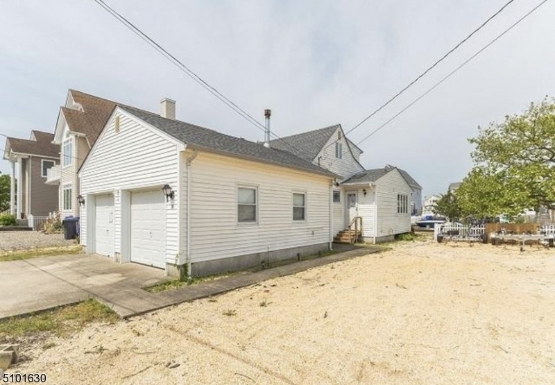 Property Photo: 30 Halsey Dr NJ 08723