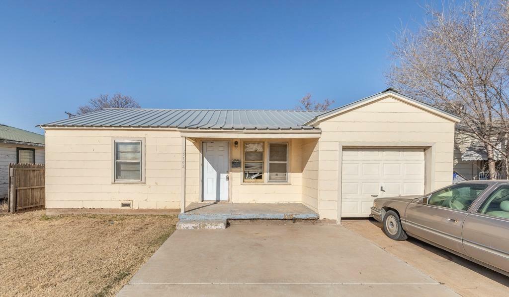 Property Photo:  3702 Ave R  TX 79412 