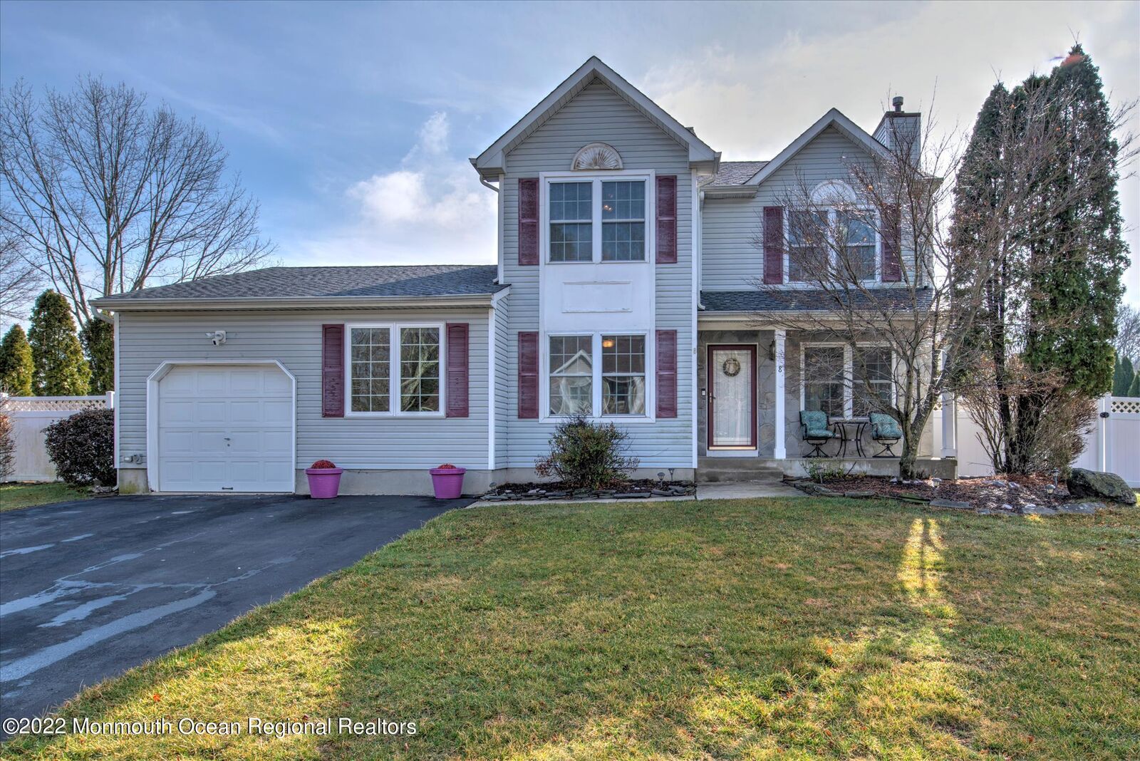 Property Photo:  8 Crossbrooke Court  NJ 07731 