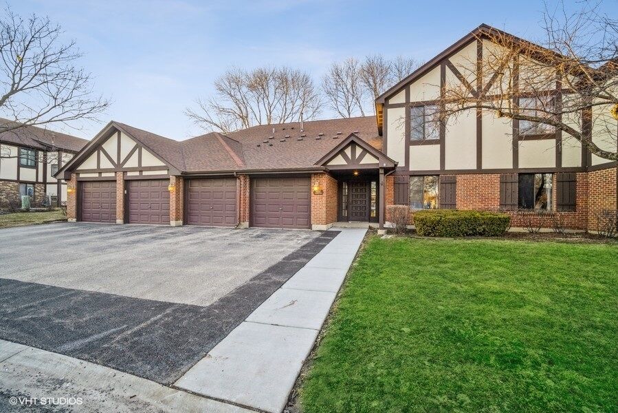 Property Photo:  1022 Harbour Drive 2B  IL 60090 