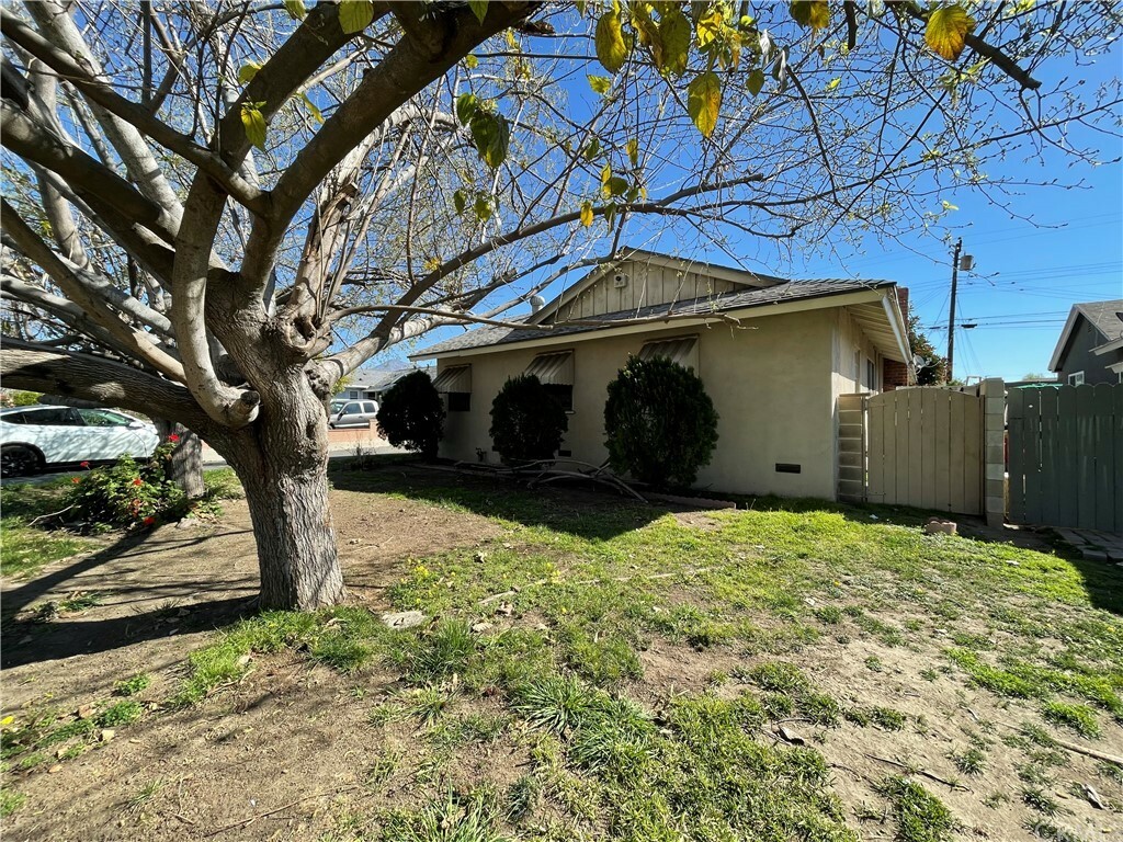 Property Photo:  1550 Claremont Place  CA 91767 