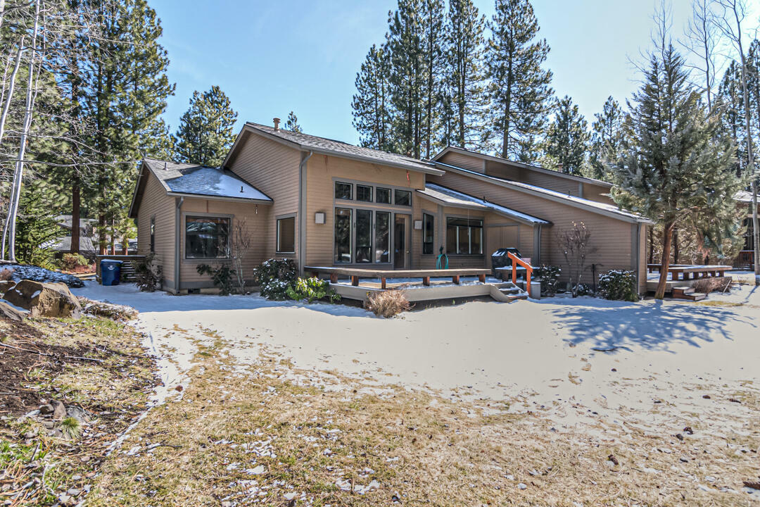 60555 Elkai Woods Drive  Bend OR 97702 photo