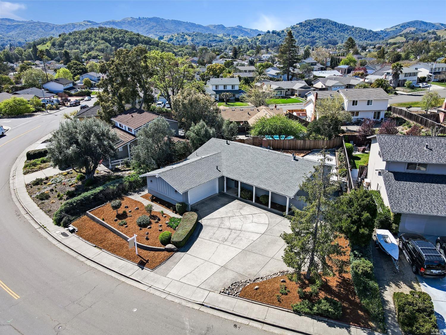Property Photo: 281 San Carlos Way CA 94945