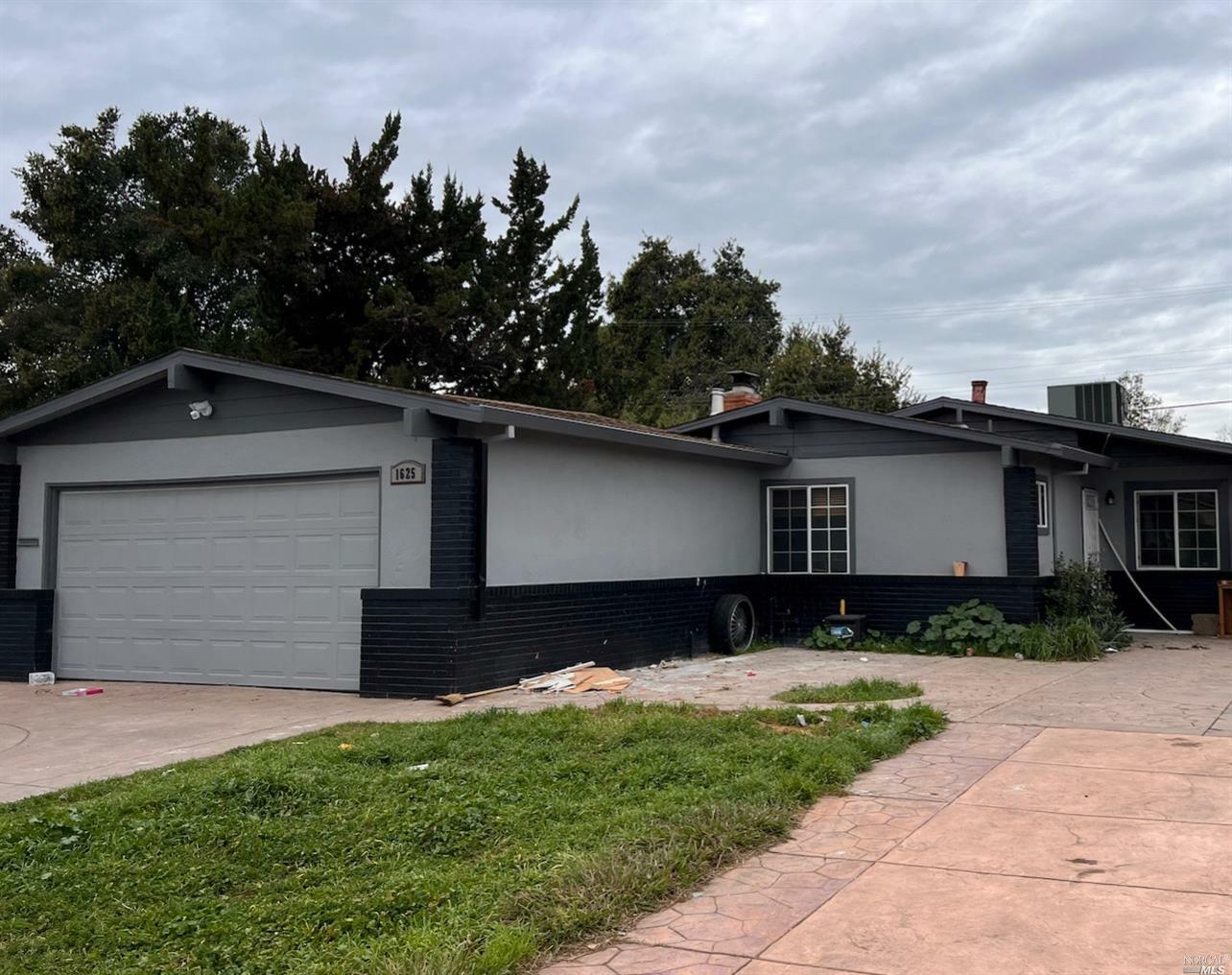 Property Photo: 1625 Clay Street CA 94533