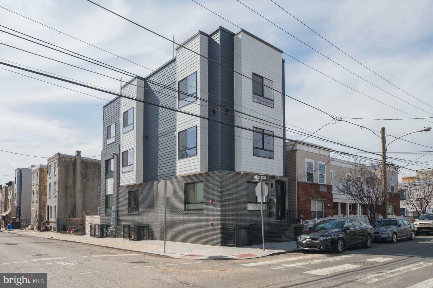 Property Photo: 300 W Diamond Street PA 19122