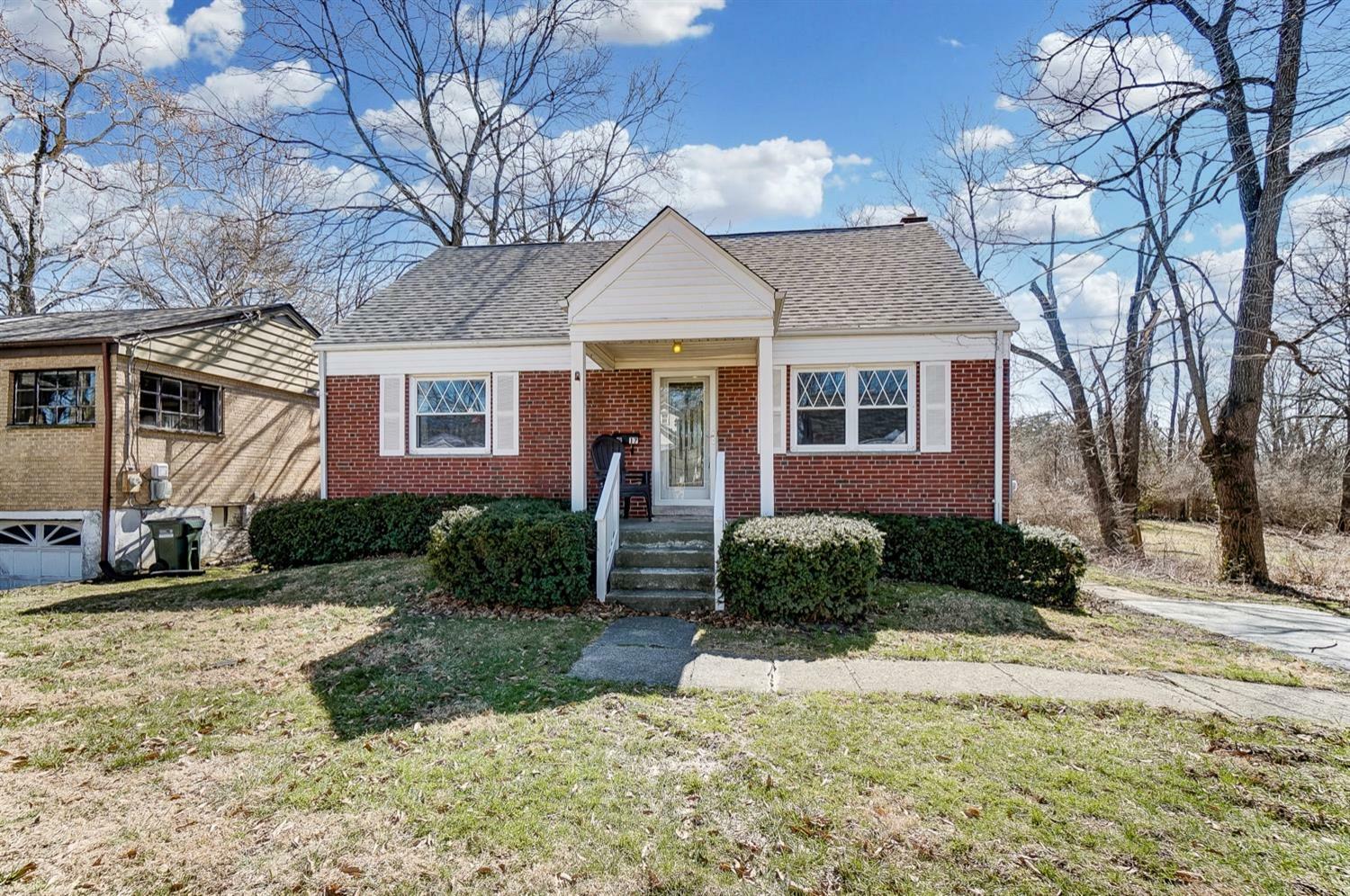 Property Photo: 2317 Golf Dr OH 45239
