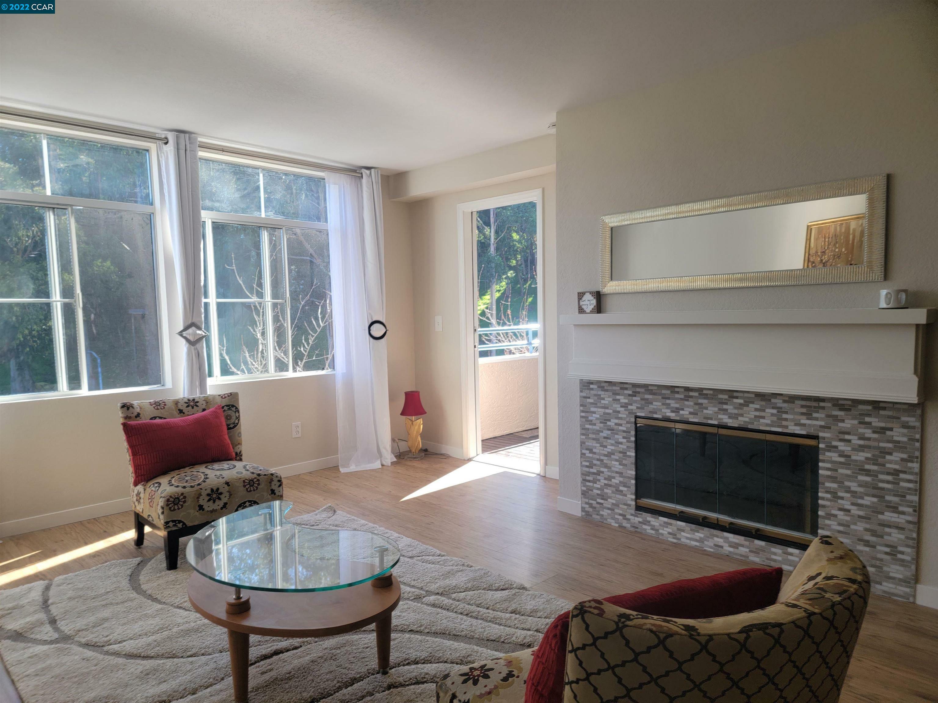 Property Photo:  535 Pierce St 3207  CA 94706 