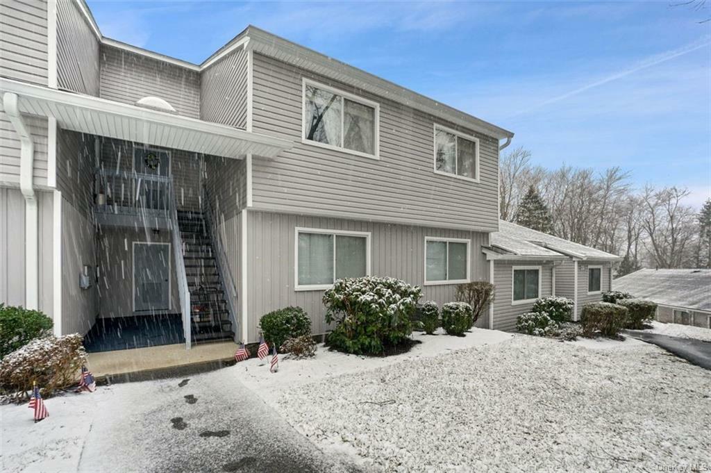 Property Photo:  142 Flintlock Way E  NY 10598 