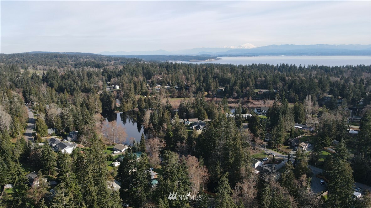 Property Photo:  1620 Hemlock Drive  WA 98282 