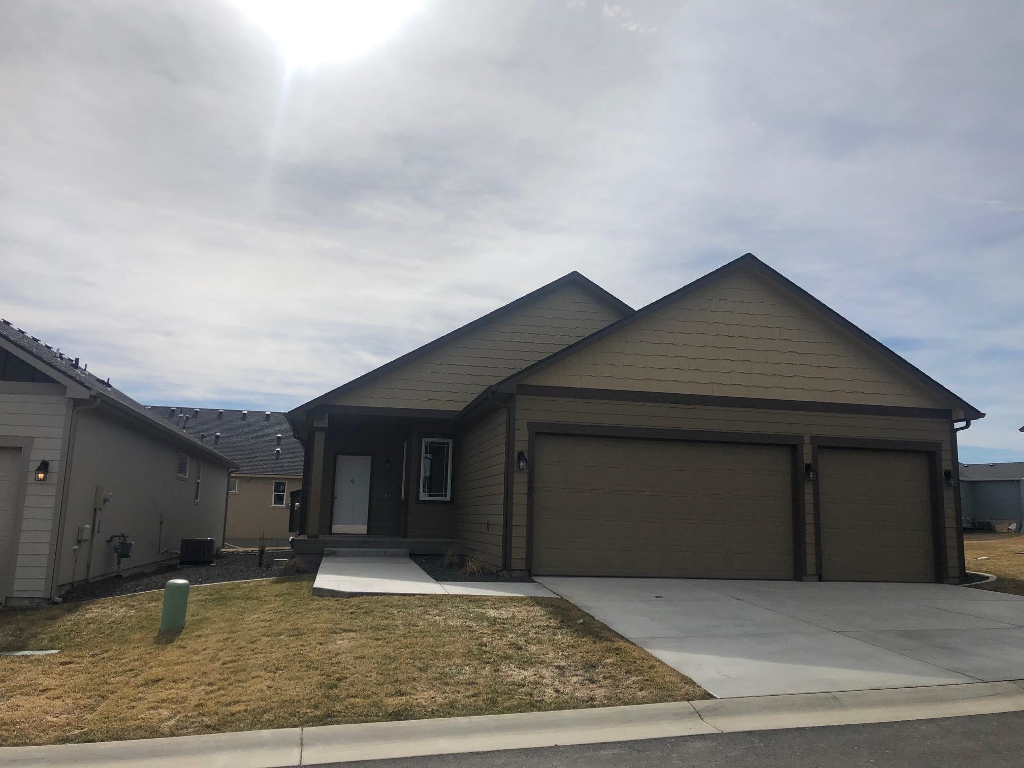 Property Photo: 1607 W Lavender Ct WA 99208