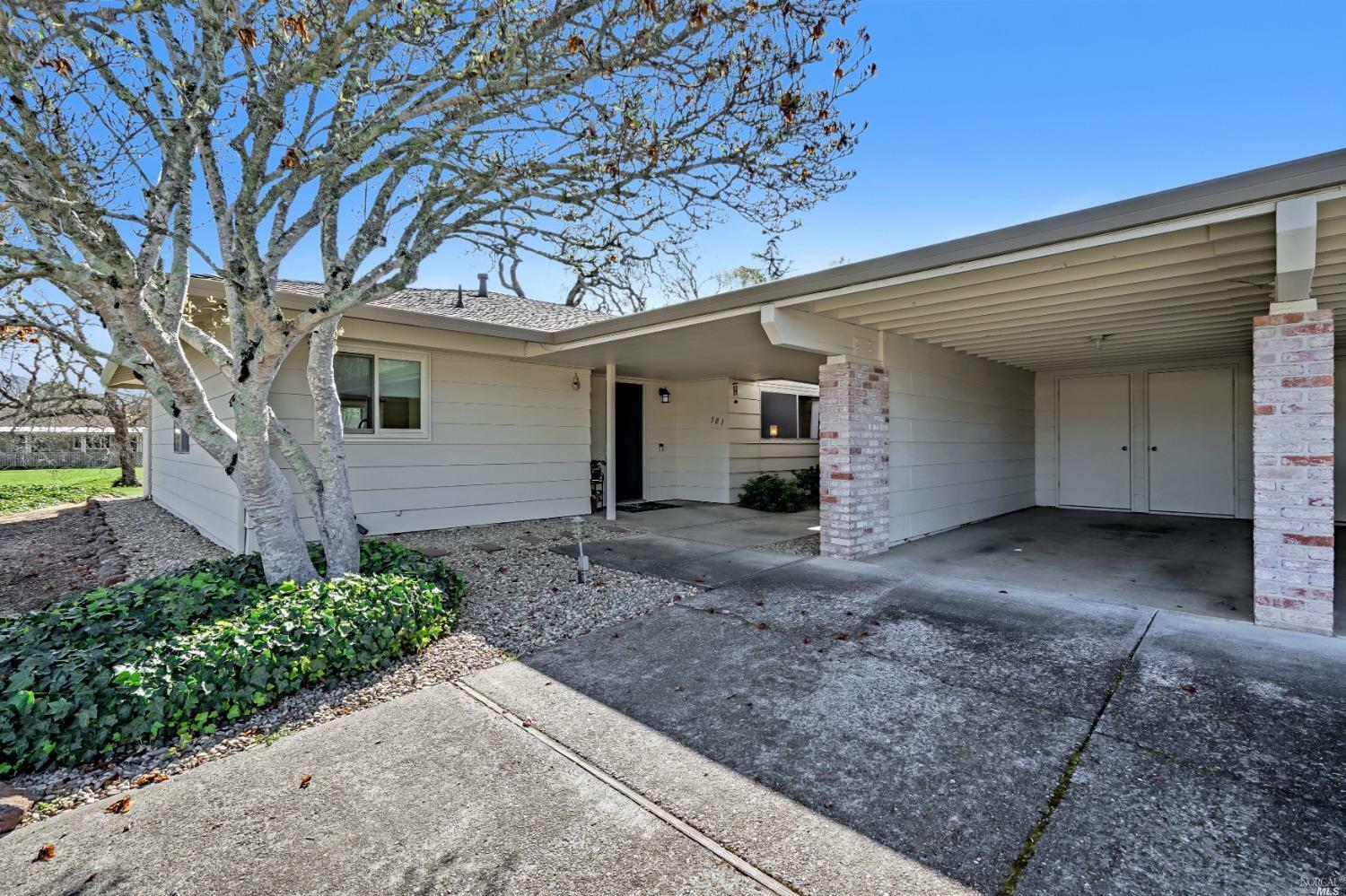 Property Photo: 501 Oak Vista Place CA 95409