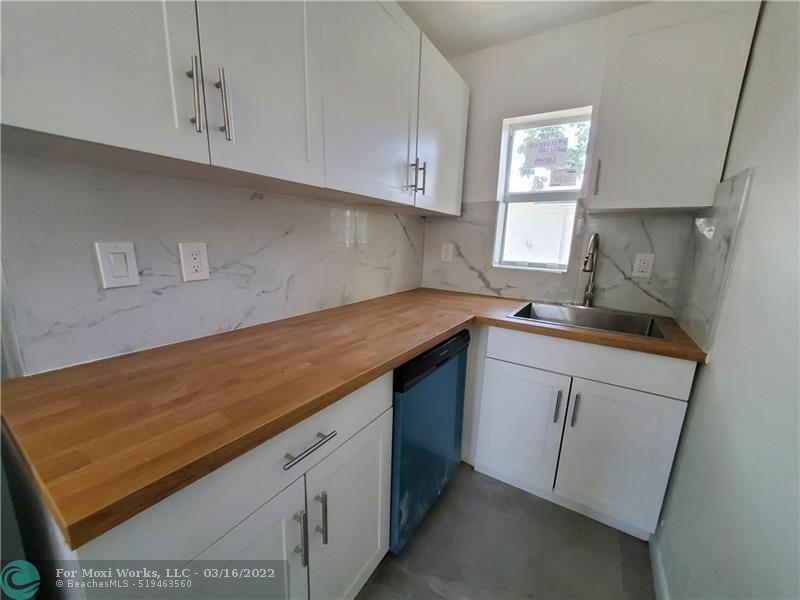 Property Photo:  2311 Garfield St  FL 33020 