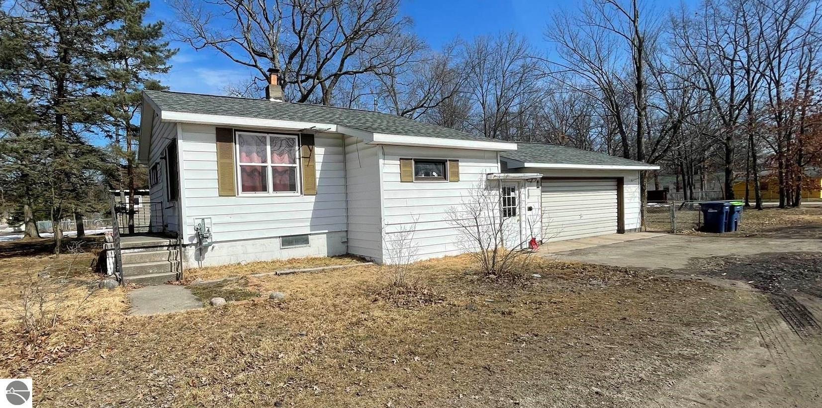 1245 Clinch Street  Traverse City MI 49686 photo