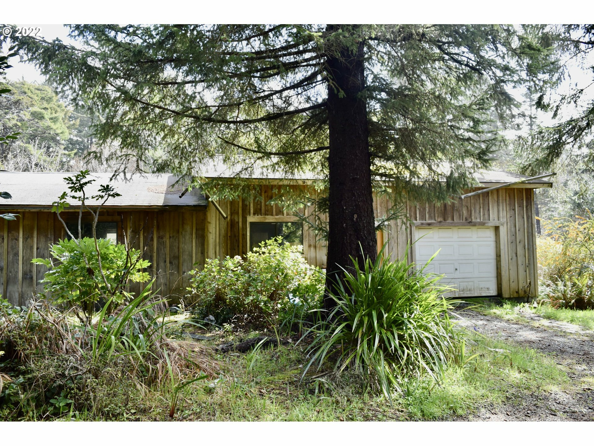 32767 Nesika Rd  Gold Beach OR 97444 photo