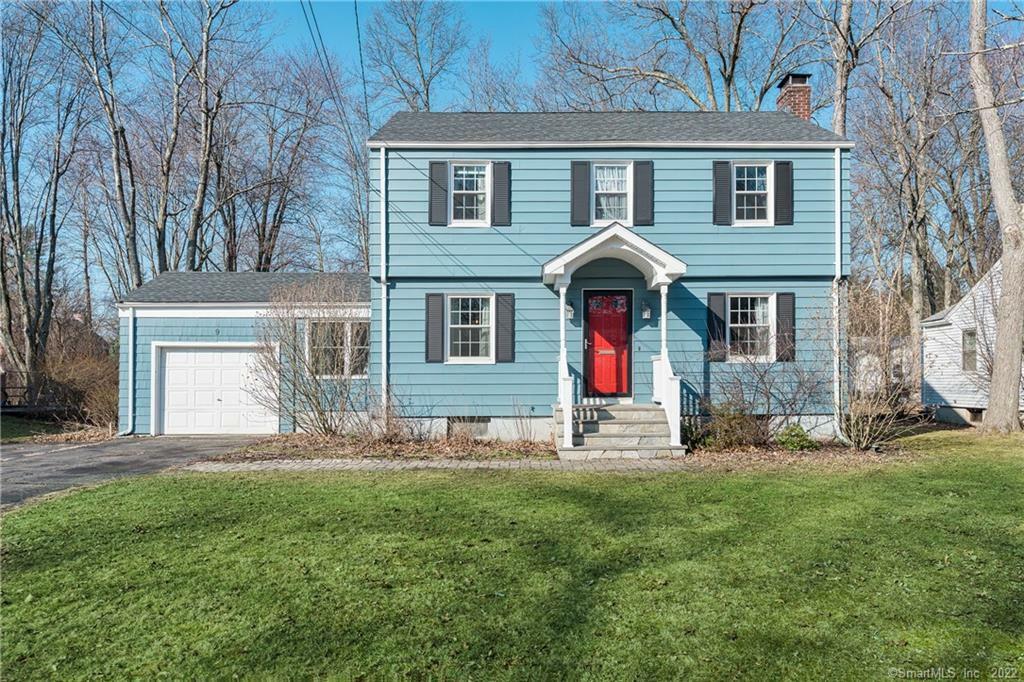 Property Photo:  9 Mohegan Drive  CT 06117 