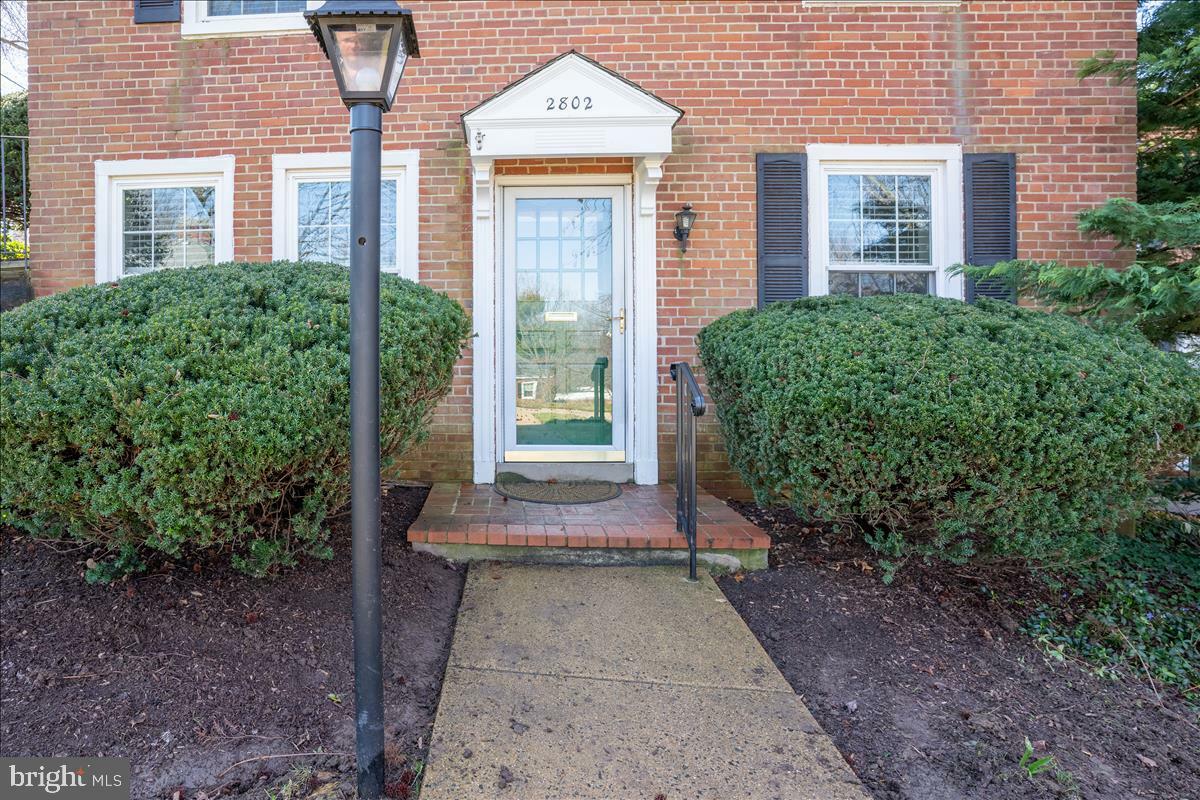 Property Photo:  2802 Abingdon Street S 2802  VA 22206 