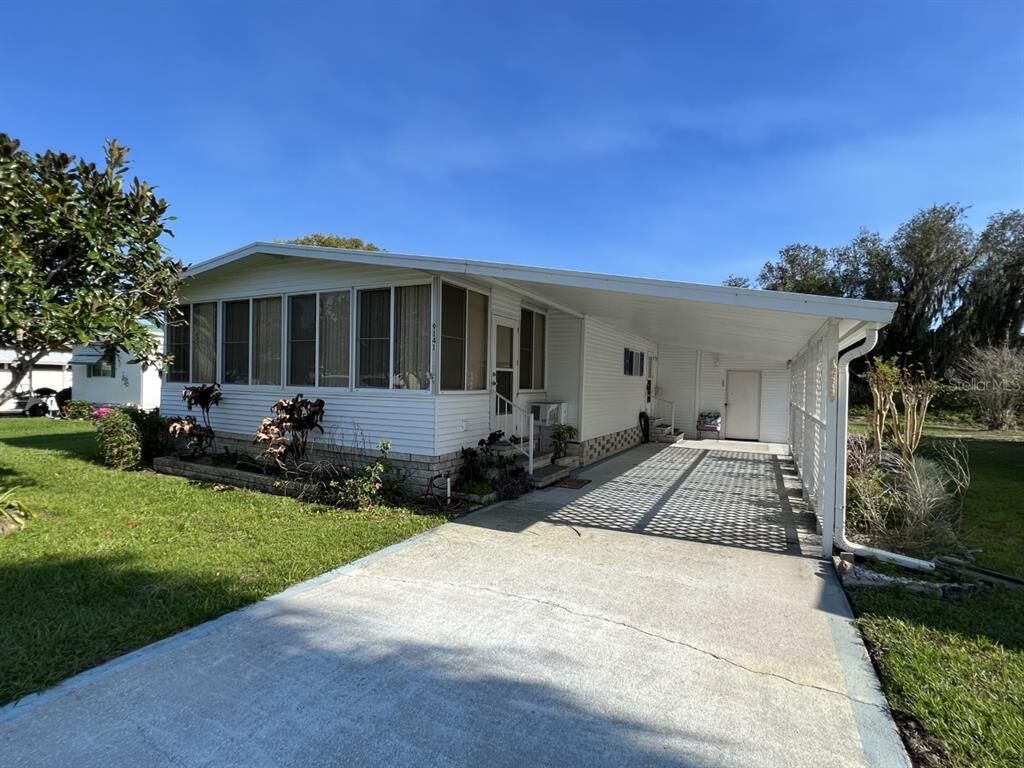 Property Photo:  9141 Lake Point Boulevard  FL 33898 