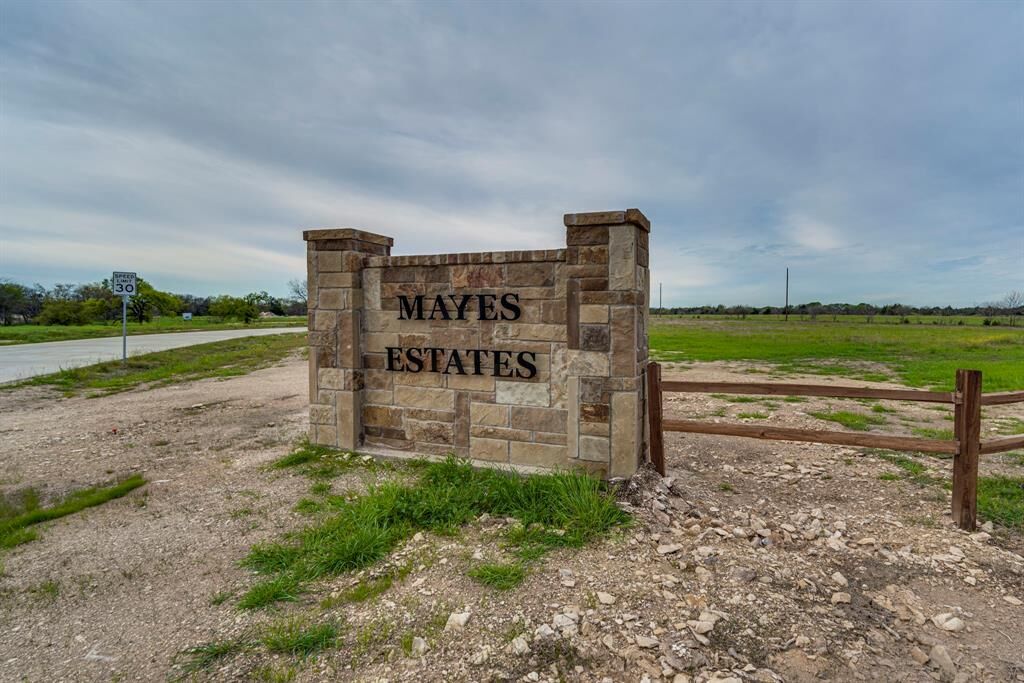 Property Photo:  3851 Jack's Loop  TX 76065 