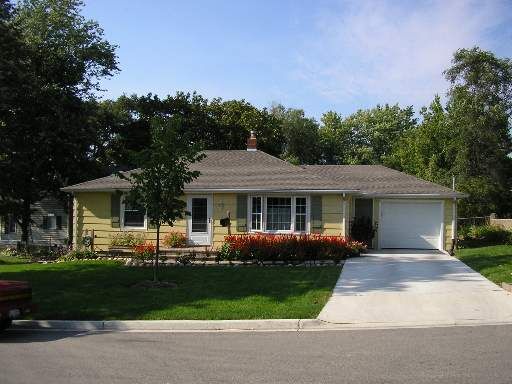 Property Photo:  109 Church St  IL 60510 