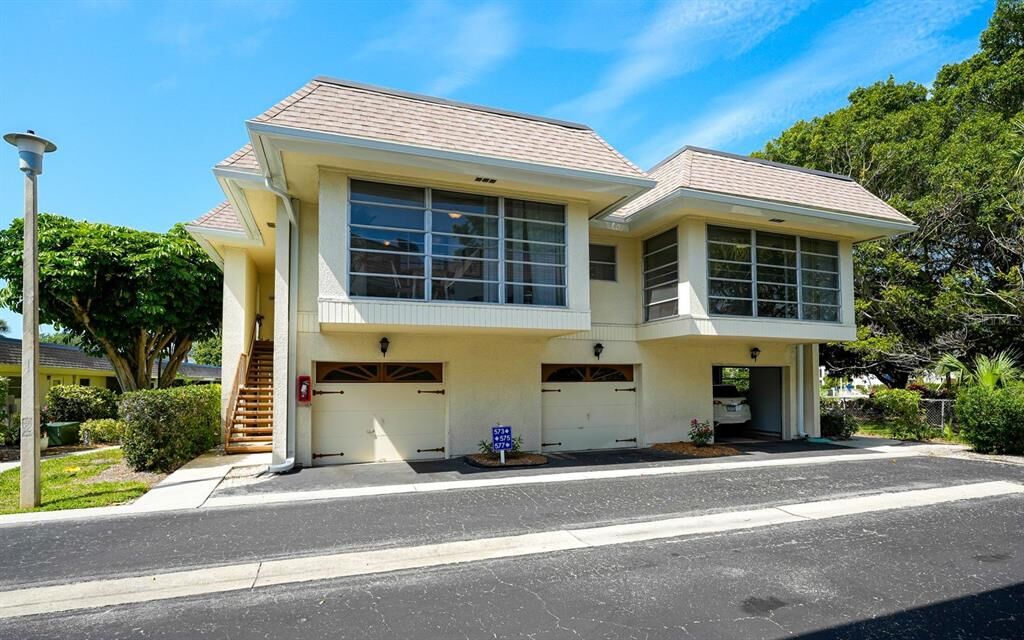 Property Photo:  573 Sutton Place  FL 34228 