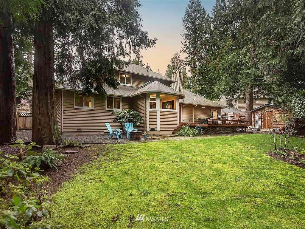 Property Photo:  129 200th Place SE  WA 98012 