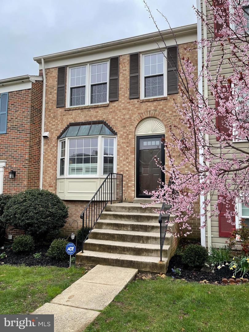 Property Photo: 12521 Manchester Way VA 22192