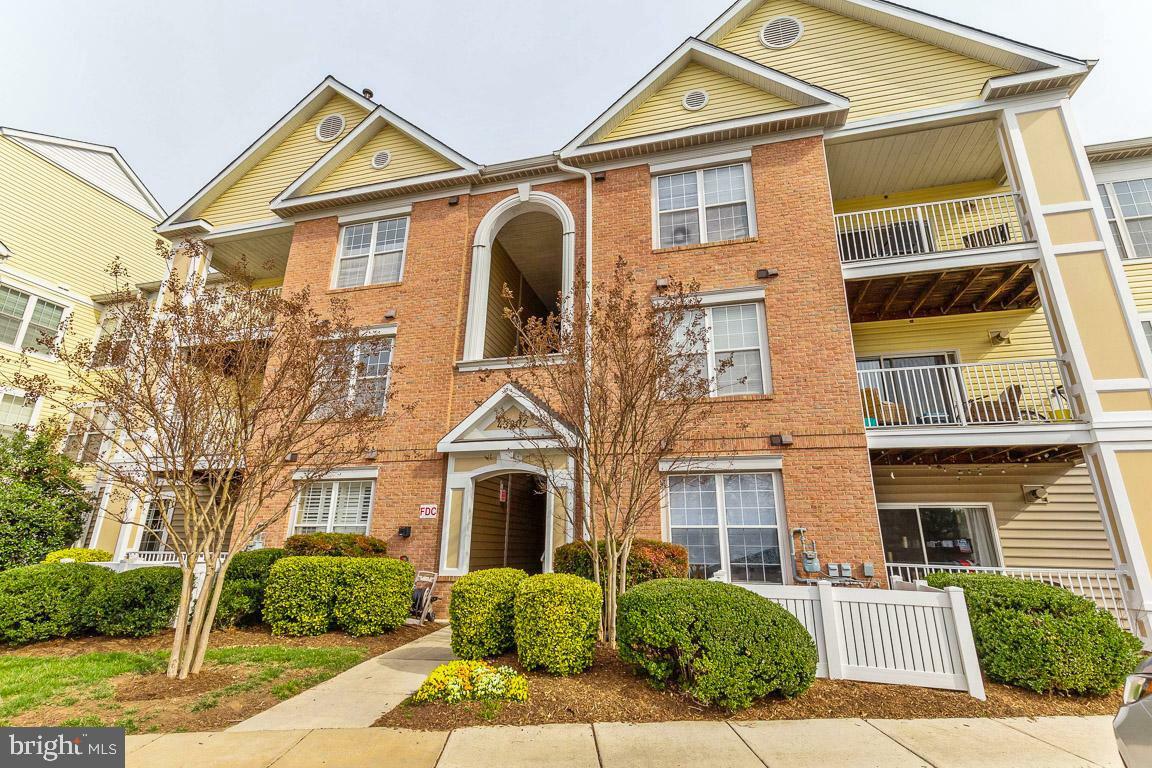 Property Photo:  43302 Marymount Terrace 202  VA 20147 