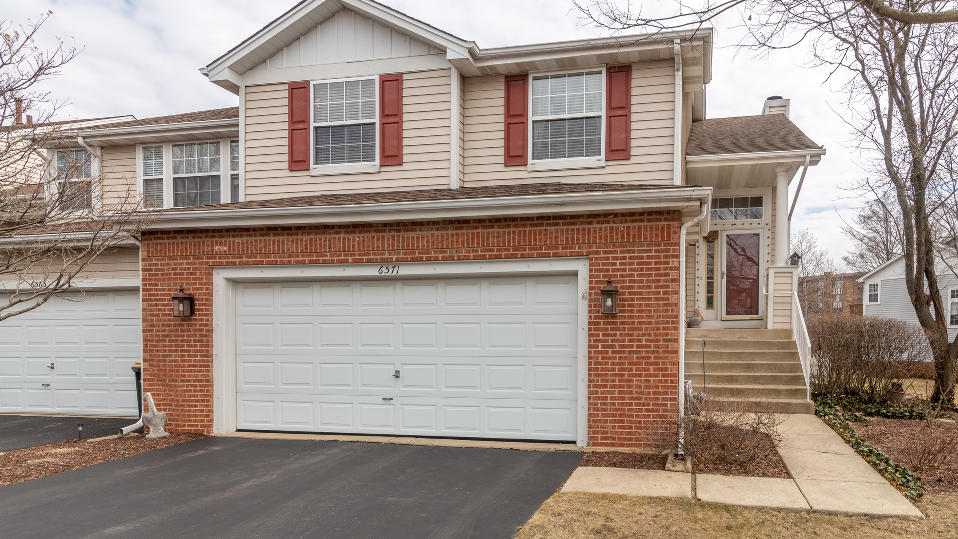 Property Photo: 6571 Snug Harbor Drive IL 60527