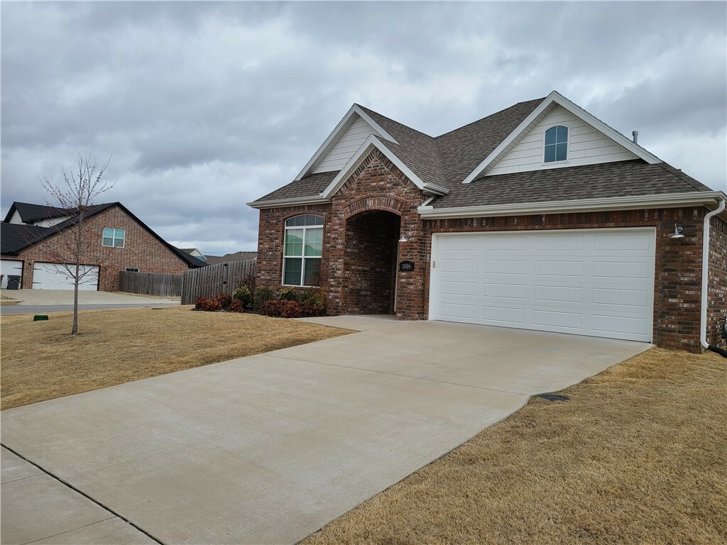 Property Photo:  1006 Bellmara Circle  AR 72718 