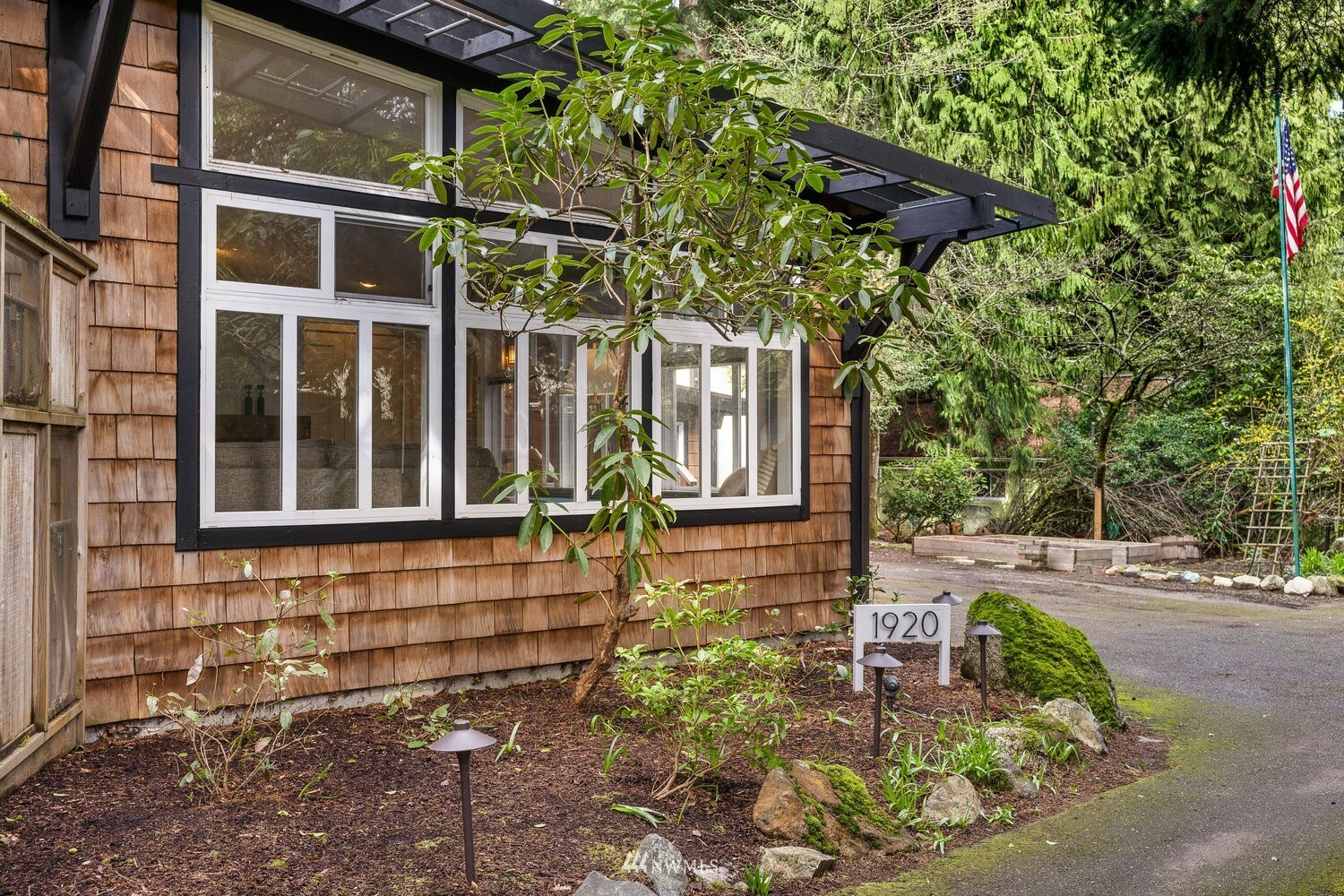 Property Photo:  1920 N 122nd Street  WA 98133 