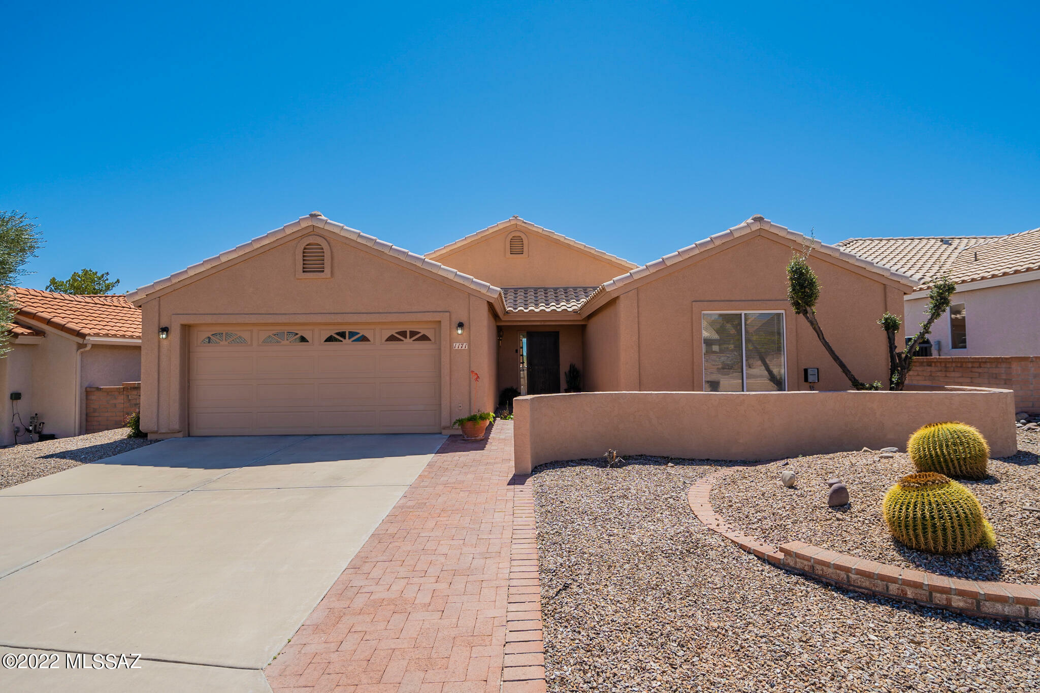 Property Photo:  1171 W Placita Alvina  AZ 85614 