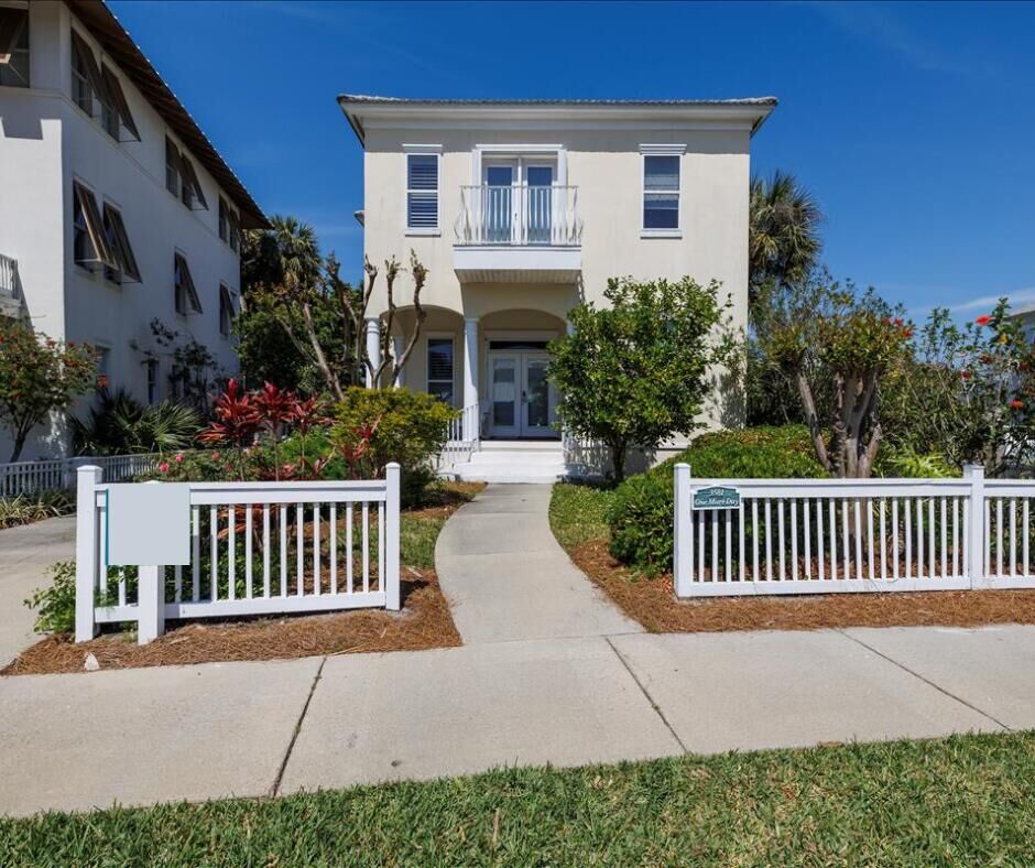 Property Photo:  3581 Waverly Circle  FL 32541