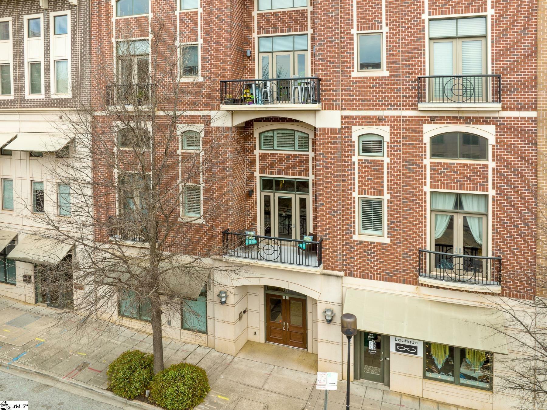 Property Photo:  111 E McBee Avenue Unit 203  SC 29601 